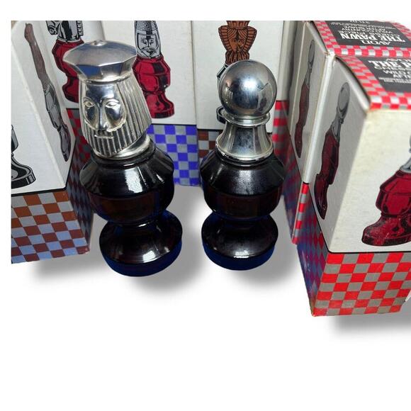 Vintage Avon complete 32 set Chess pieces Full - Picture 5 of 6